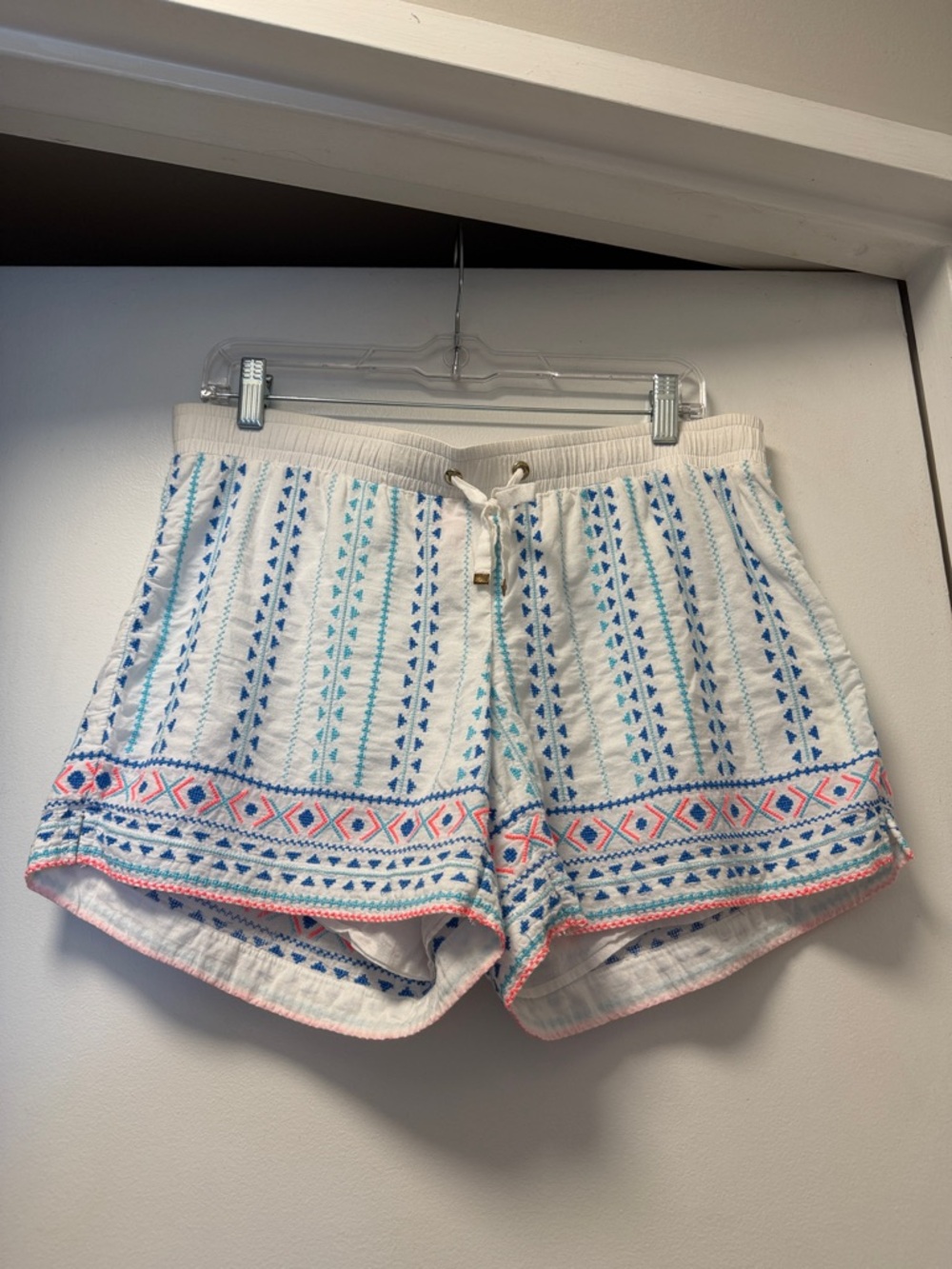 Lilly Pulitzer Katia Embroidered Pull-On Shorts - Size Medium
